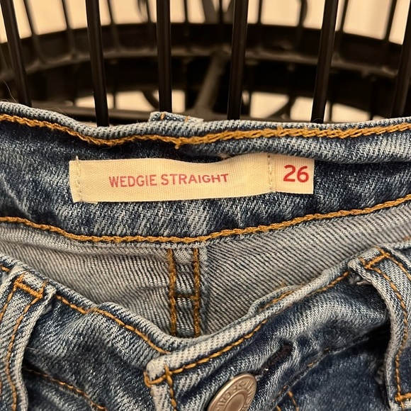 Levi's Wedgie Straight Fit Women's Jeans-Size 26 - Picture 3 of 6